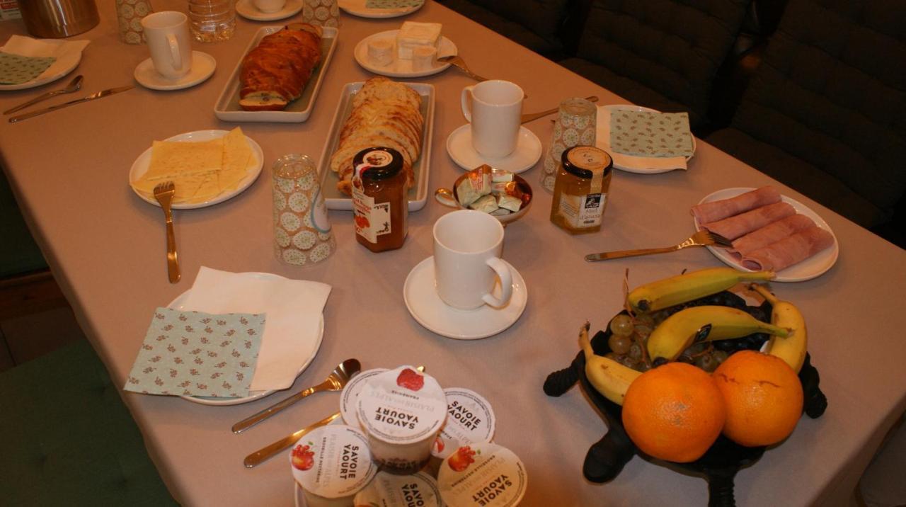 Bed and Breakfast Les Dames-Jeannes Chavot-Courcourt Exteriér fotografie